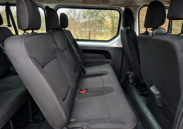 Renault Trafic cena 62999 przebieg: 235263, rok produkcji 2015 z Ogrodzieniec małe 466